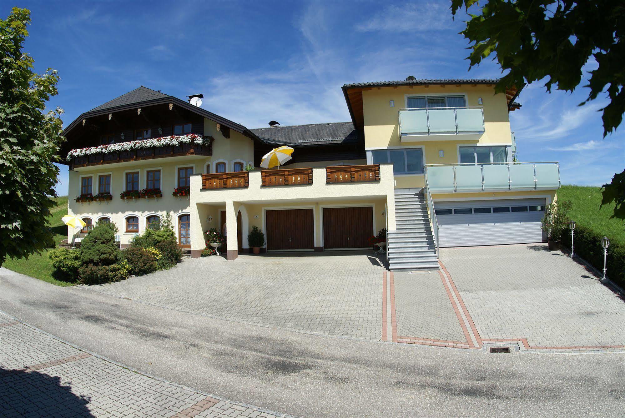 Gaestehaus Stabauer Mondsee Luaran gambar