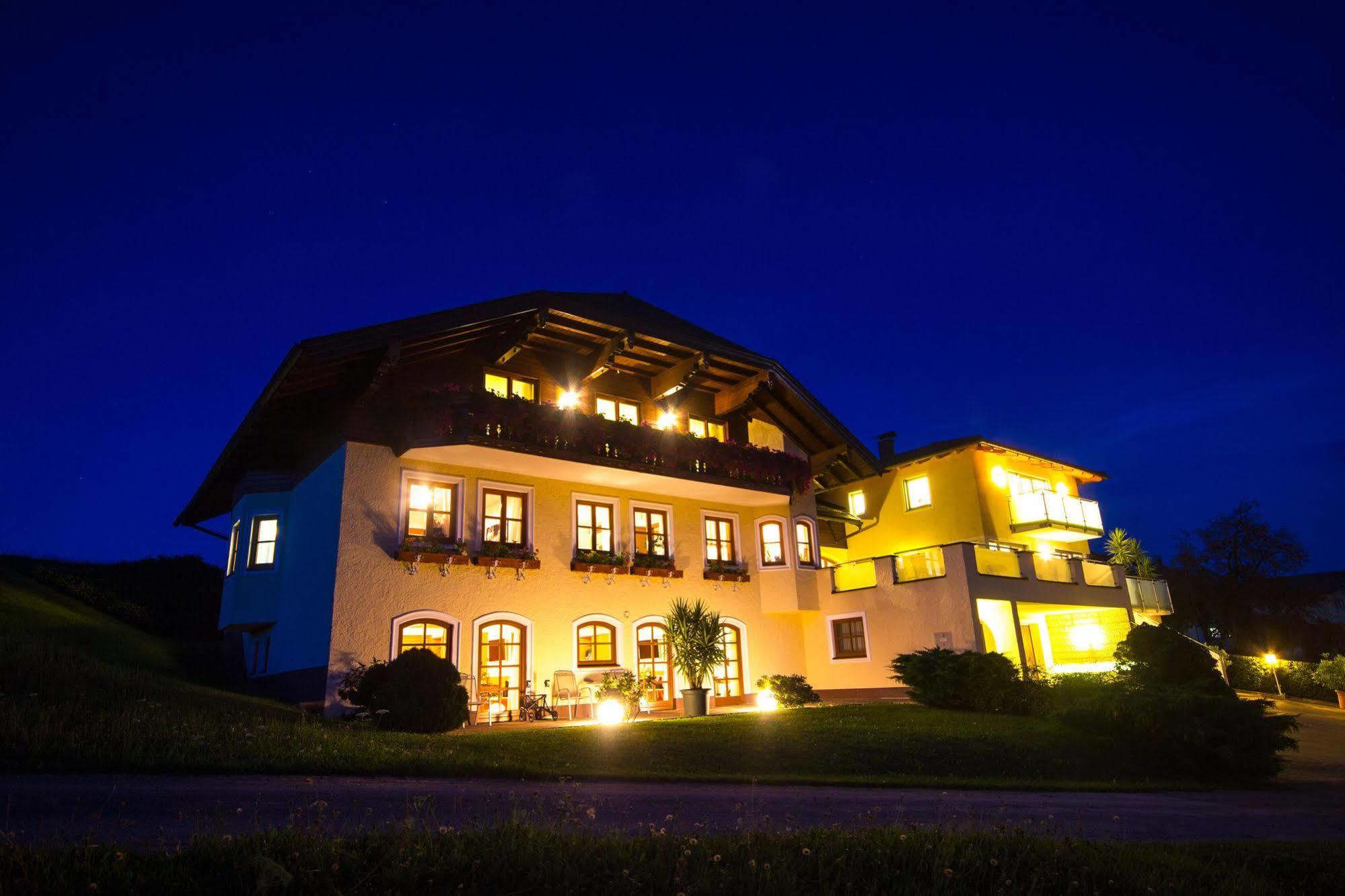 Gaestehaus Stabauer Mondsee Luaran gambar